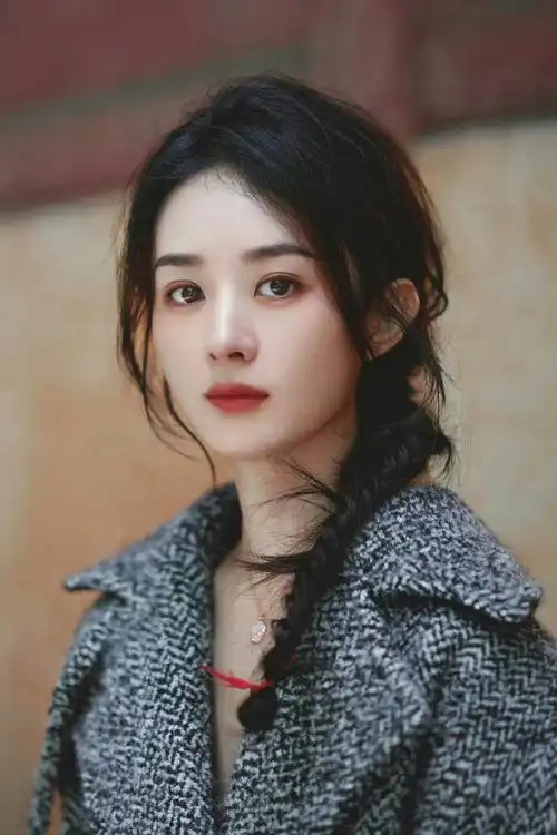 齐刘海的赵丽颖##赵丽颖