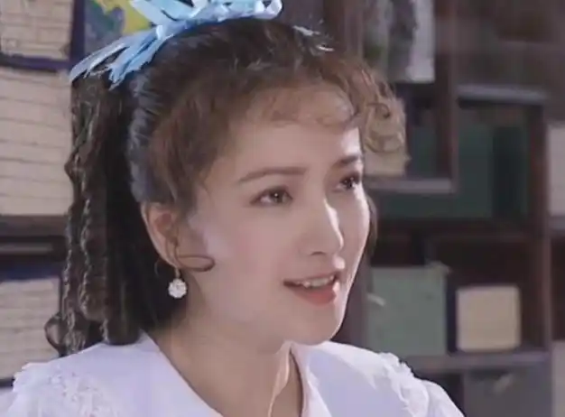 10位女星的"民国弹簧卷"造型,个个美得像洋娃娃,贵气扑面而来