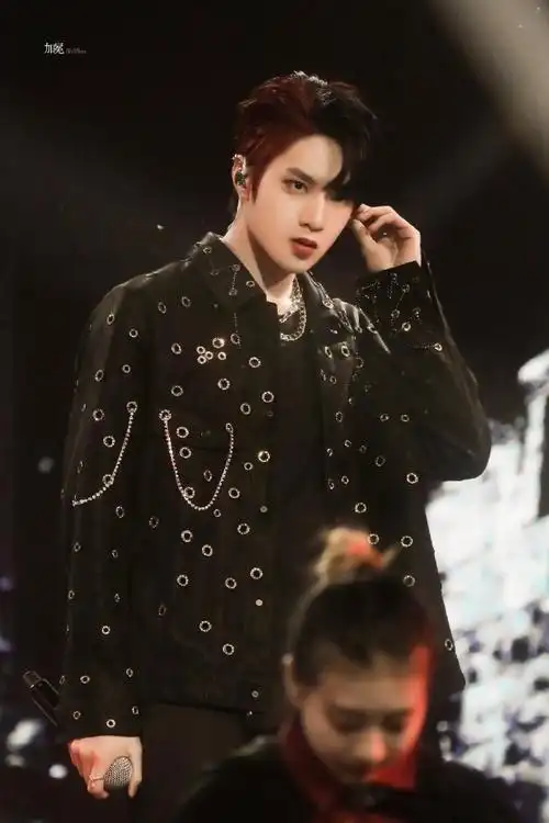 刘耀文唱跳ace#92#刘耀文 超绝少年气#巴比伦这舞台谁看了不迷