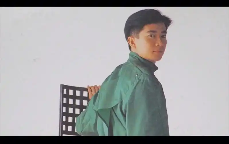 陈百强-神仙也移民 黑胶_哔哩哔哩 (゜-゜)つロ 干杯~-bilibili