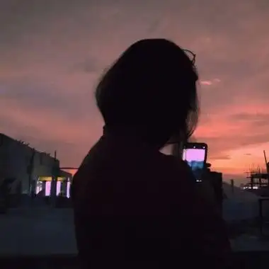 唯美落日头像女高清好看的夕阳侧脸背影头像女生唯美图片