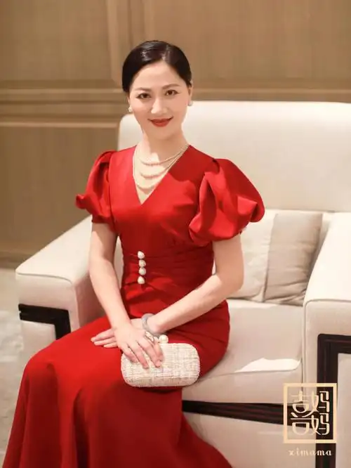 请大数据把这件礼服推给年轻又漂亮的妈妈🔥