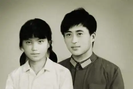 70年代老一辈的结婚照,图一郎才女貌,最后一张大为惊艳!