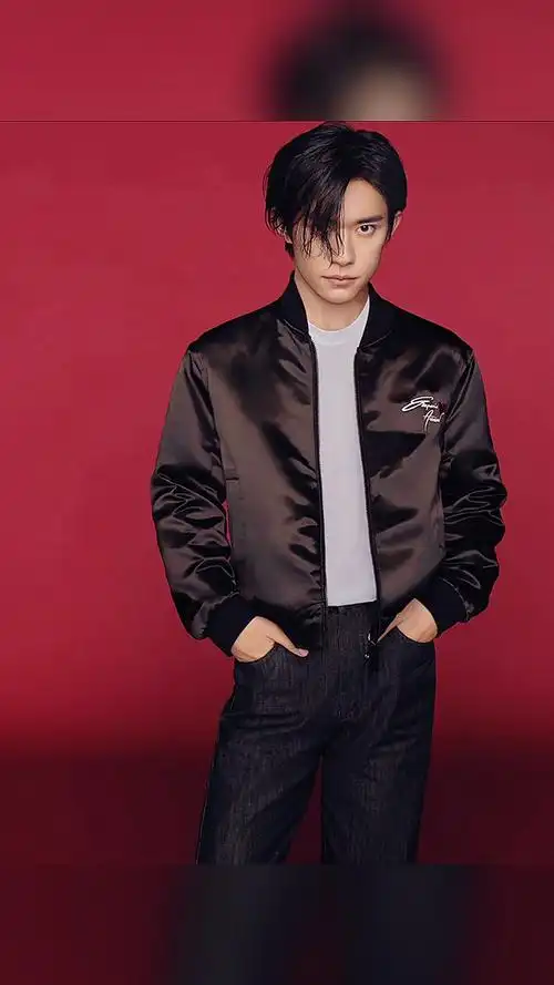 emporio armani #阿玛尼  #新品上市  #易烊千玺  #logo设计  #无锡