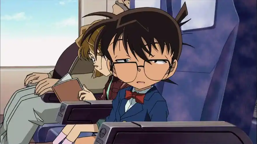 马上结业考试了汝期望柯南中的那位角色成为你同桌呢