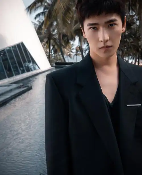 杨洋gq人物盛典帅气写真