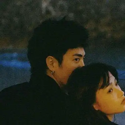 情侣头像真人一人一半男女分开两张好看的情侣头像图片真人一人一半