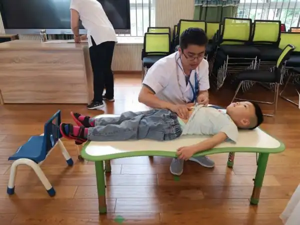 双岗幼儿园教育集团(逍然居分园):开展幼儿健康体检活动