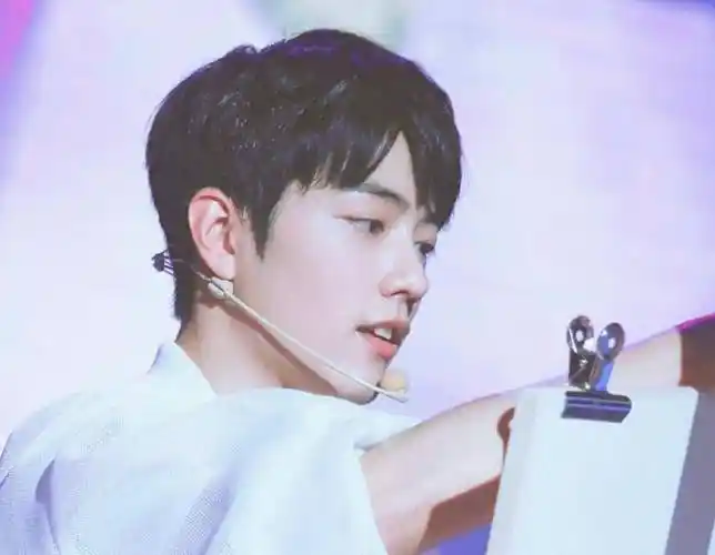 肖战档期满到装不下,转身又确定新角色,疑似《朱颜》视镜已过_王一博