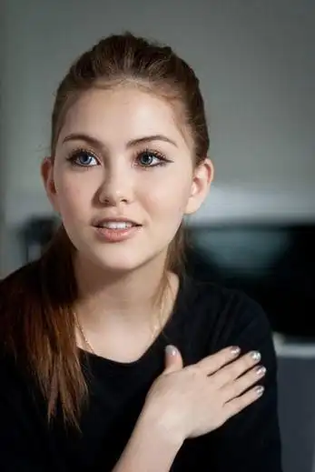 周杰伦女友昆凌旧照曝光,绝壁是整容了的