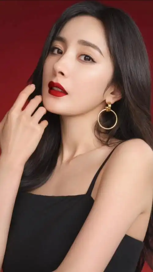 霸气冷艳的女王殿下登场@杨幂