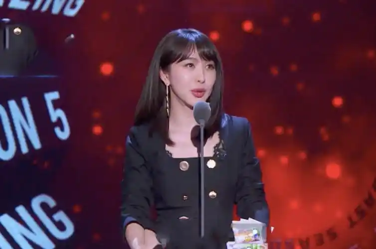 尴尬吐槽大会李菲儿讲完后李诞能未卜先知