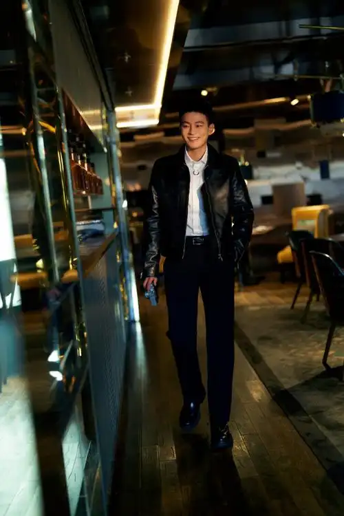 欧豪寸头痞帅##欧豪皮衣寸头的帅