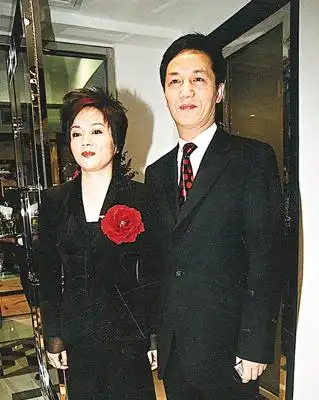 周正毅妻子毛玉萍涉嫌串謀詐騙案在香港開審