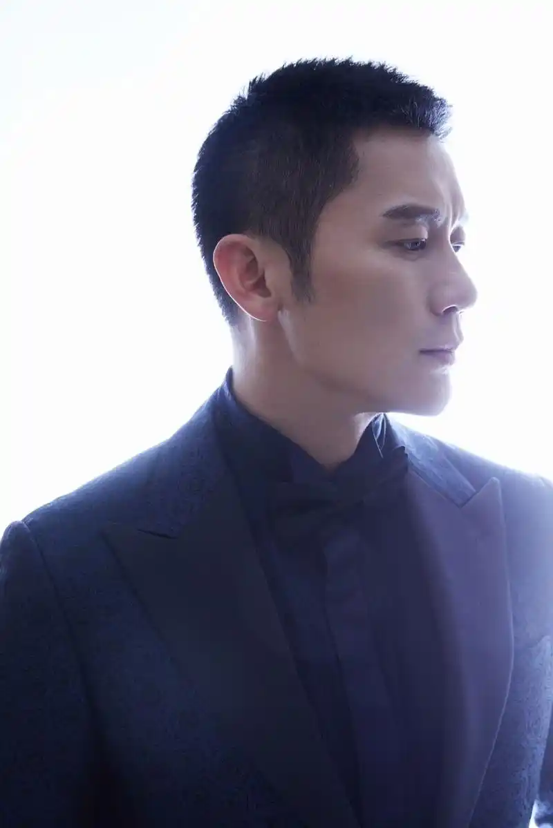 李晨在超越中演憨男憨厚的人其实活得明白丨对话