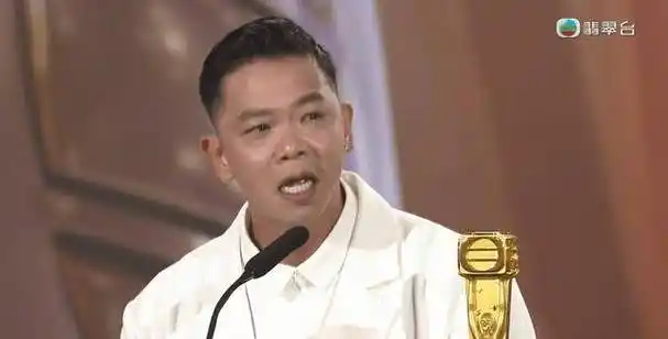 40岁的林子珊从16岁起就进入娱乐圈,因在《喜剧之王》中饰演洪先生而