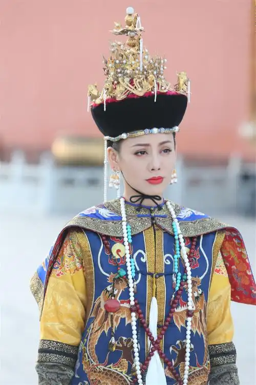 宁静自己便以全新的,大胆的时尚造型,推翻了人们对于她端庄贤淑的古装