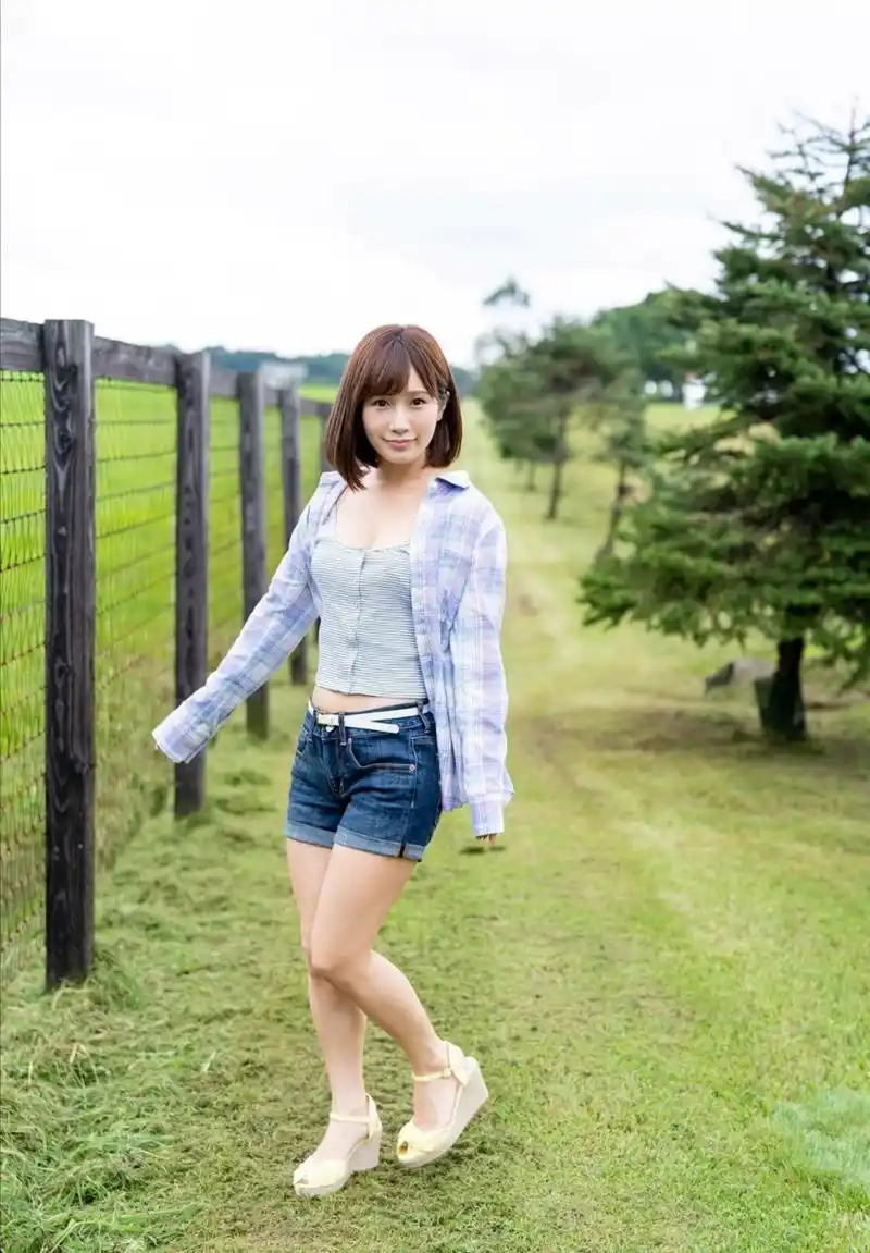 小岛南最新假日写真系列,倾情奉献