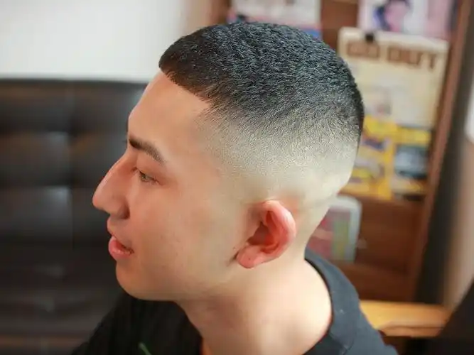 男生想剪寸头,平头,圆寸和板寸有什么区别?应该如何选择呢?