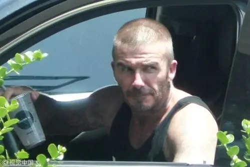 行走的荷尔蒙!贝克汉姆剃板寸颜值依旧很能打