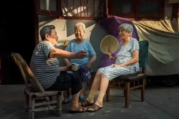 一袋垃圾引发的邻里邻居战争