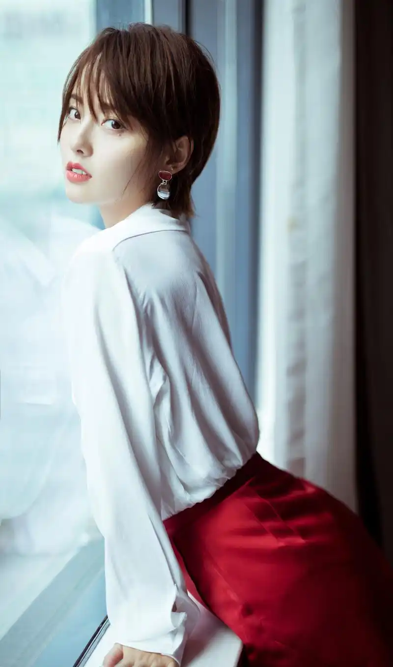 张嘉倪高清写真美图,风情万种,勾人心魄