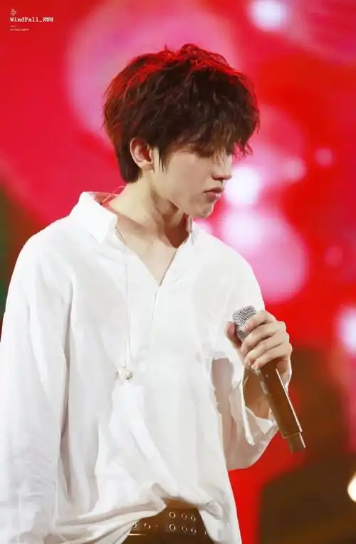 蔡徐坤##蔡徐坤avia全球品牌代言人