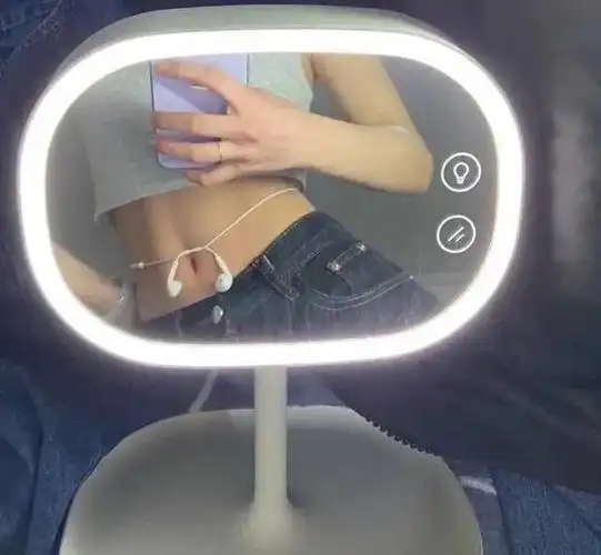 听说身材好的辣妹肚脐都是1字型