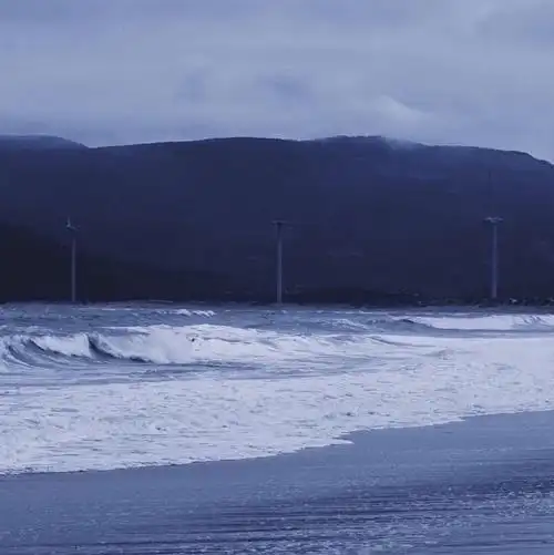 蓝色朋友圈背景图  清冷/海岸/葡萄/黑胶/冰块/阴天  #高清壁纸##高级