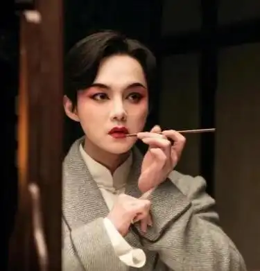 瘦到病态浓妆艳抹雌雄难辨娱乐圈的病态审美该停了