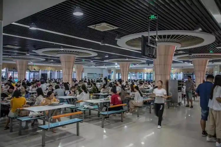 千万别来大学城51张照片告诉你00后的大学食堂已经超乎你想象
