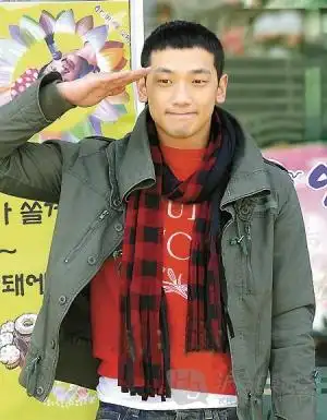 韩国男星入伍前寸头造型大公开