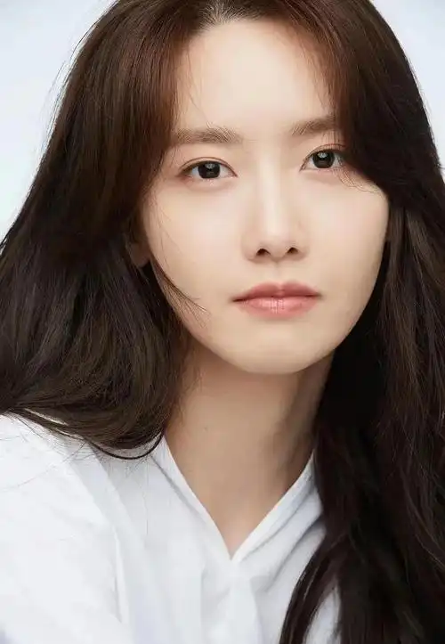 韩国第一"尤物"林允儿!眼勾魂腿迷人,可惜她是韩国人