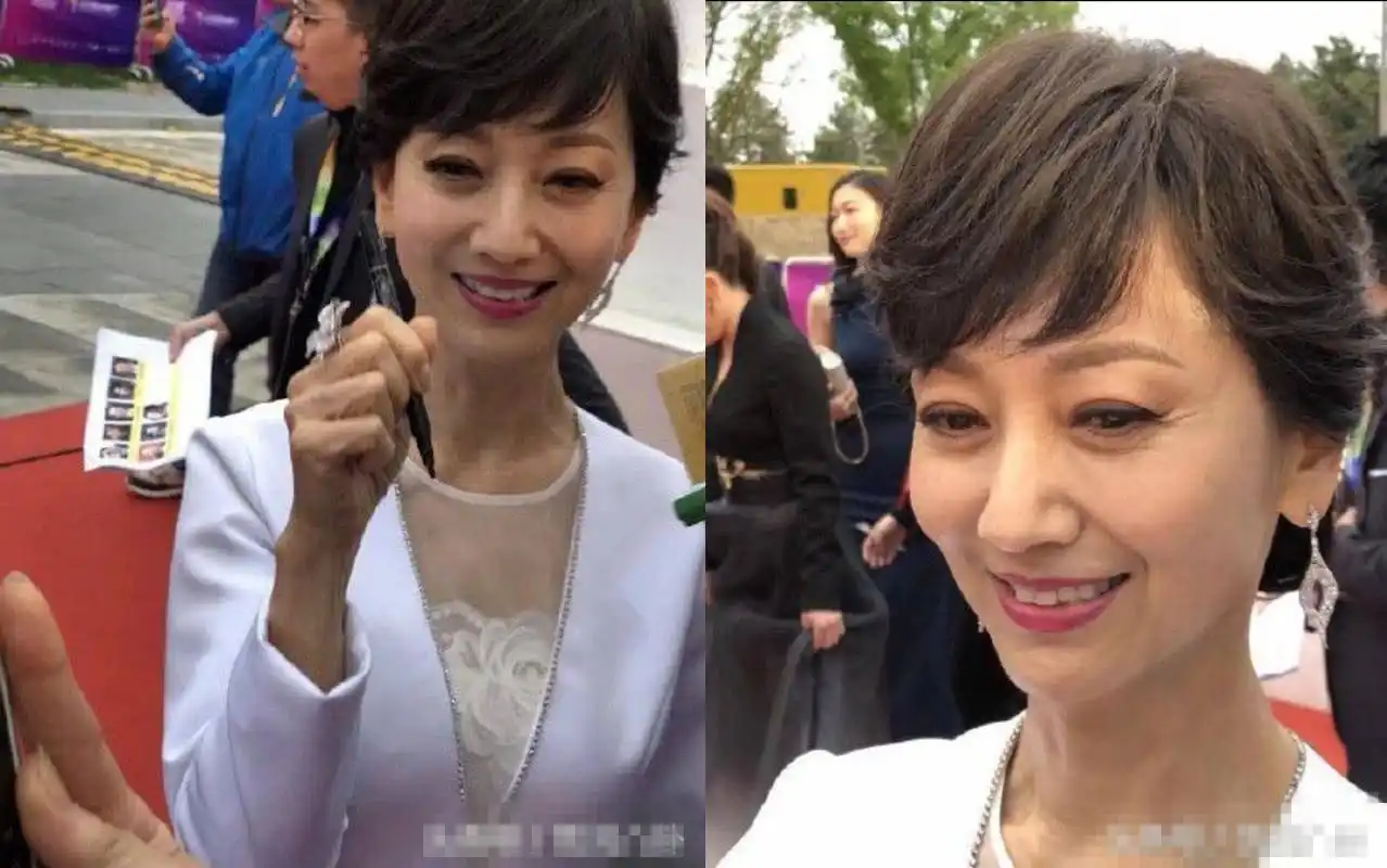 赵雅芝走红毯未修图曝光,和精修图比不忍直视!网友:还以为70岁