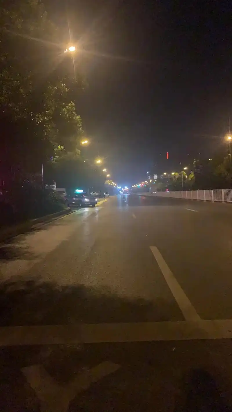 我已经想好了,在2021年12月31日的晚上,一个人买一箱啤 - 抖音