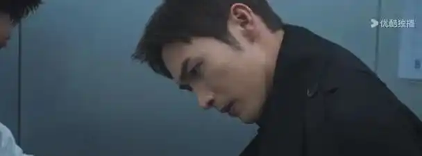 看完3集手术直播间我感叹终于有让我熬夜狂追的医疗大剧