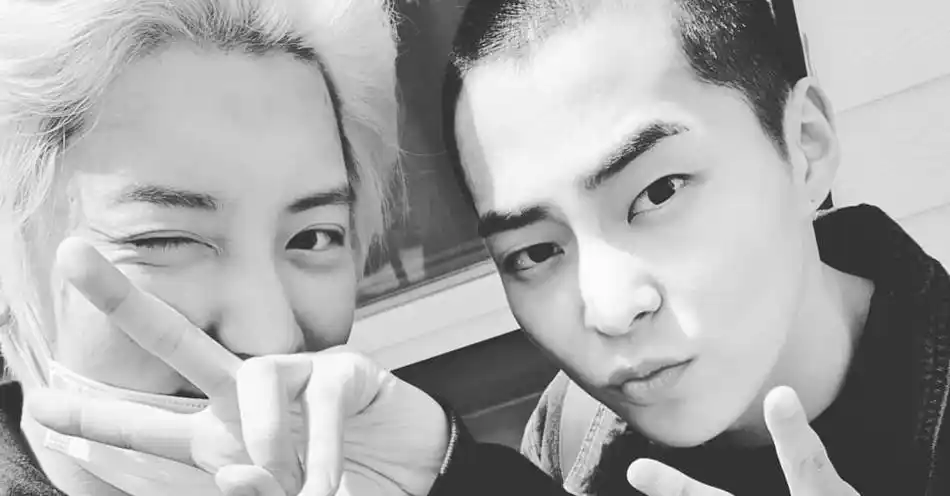 组图:exo成员xiumin剃头入伍 成员齐摸头有爱送别