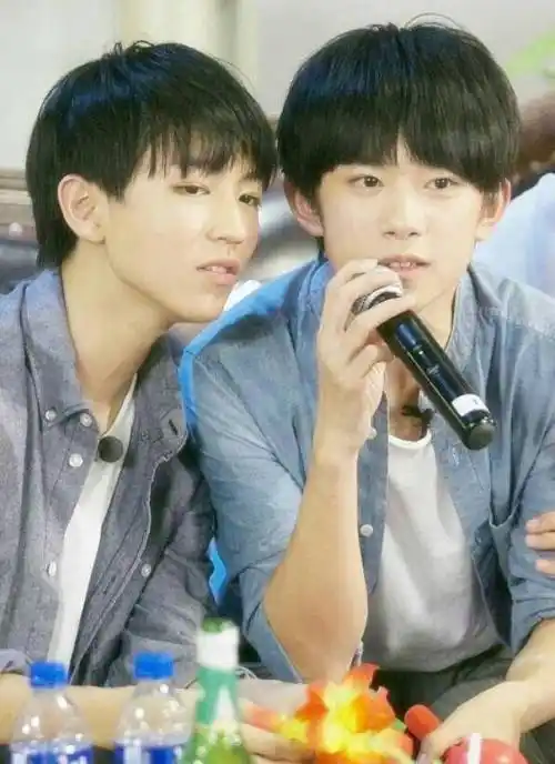 原创王源腿短上了热搜魏大勋出面道歉网友纷纷表示不服