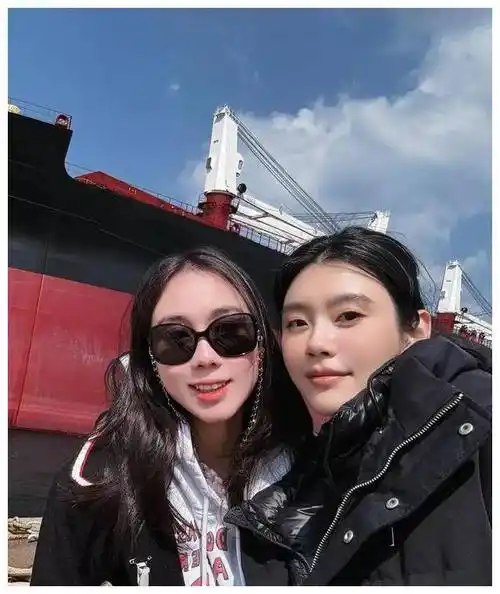 一场幸福全家欢乐时刻,感人呈现._奚梦瑶_梁安琪_家庭