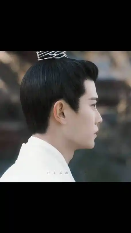 任嘉伦白衣骑马路透##任嘉伦