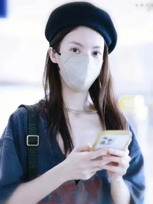 金晨机场素颜照,再再再一次被美到!!
