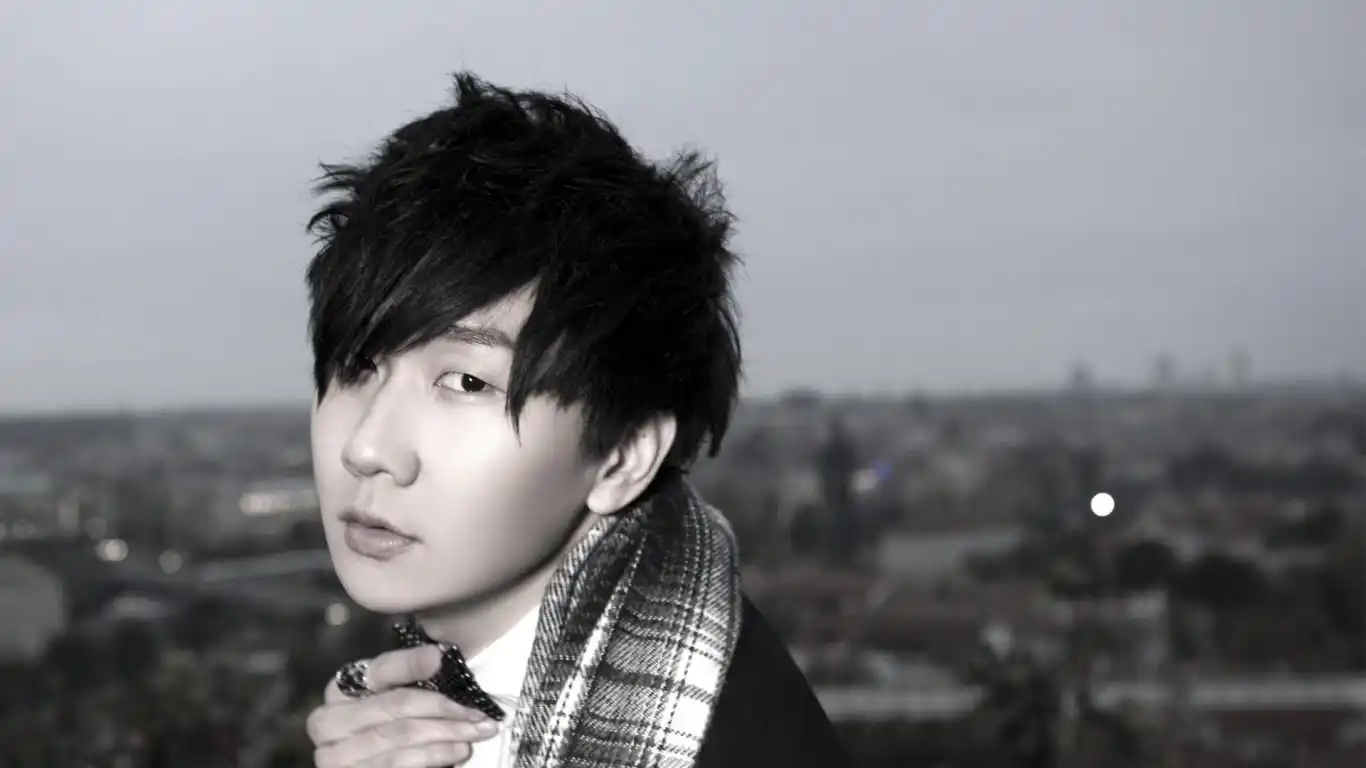 林俊杰高清帅气电脑桌面壁纸