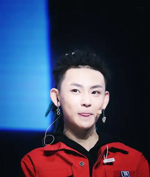 小鬼王琳凯帅气高清图片