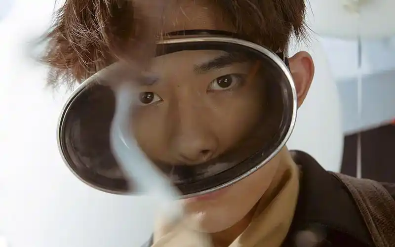 易烊千玺帅气杂志写真高清壁纸