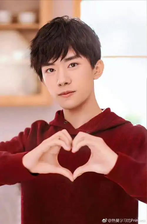 也是善良又坦诚的大人【比心合集】@tfboys-易烊千玺#易烊千玺太野了