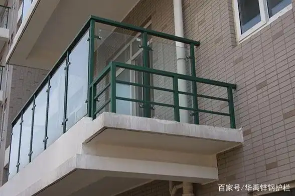 阳台护栏用玻璃好还是栏杆好