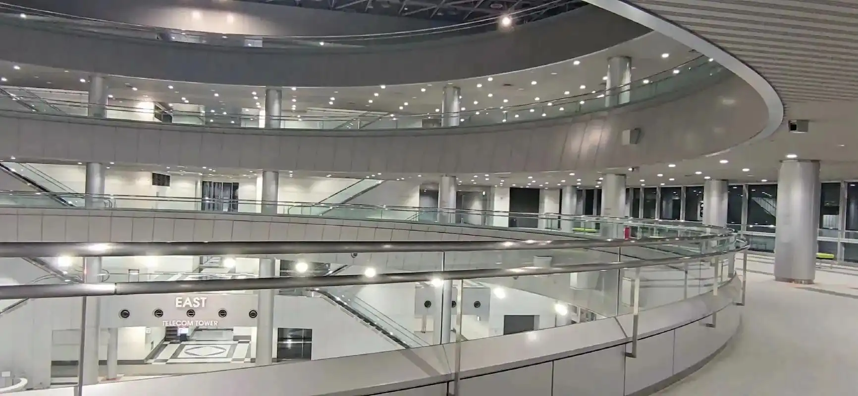 1996年《迪迦奥特曼》剧中胜利队tpc极东本部基地内部取景