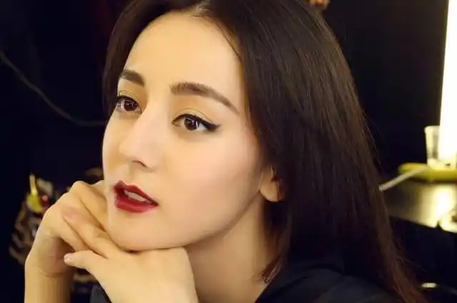 90后女明星人气榜,郑爽第一,是排名第二杨紫的近二十倍!