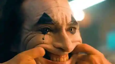 人们笑了小丑哭了