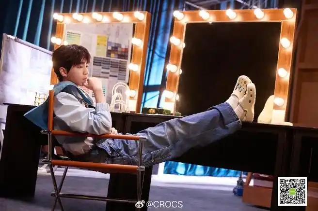 洞洞洞王俊凯来了##王俊凯crocs全球品牌代言人